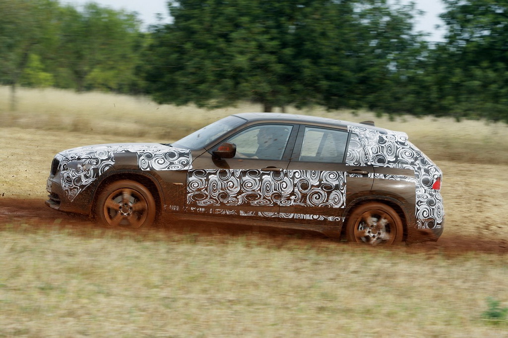 BMW X1 с камуфлаж