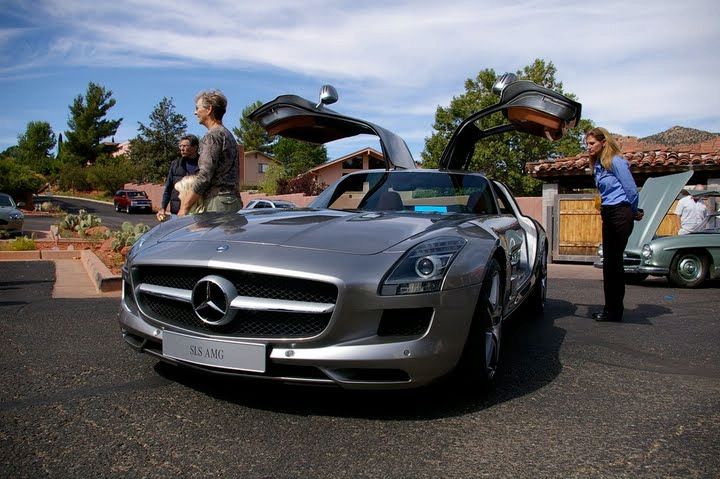 Сбирка на фенове на Mercedes 300 SL